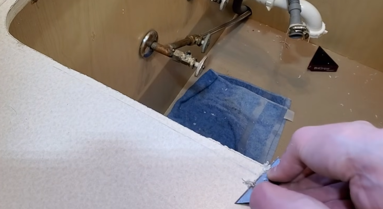 cleaning countertop opening