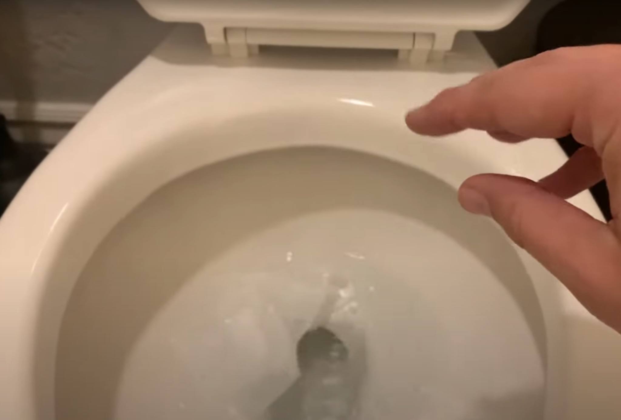 Can you flush baby wipes down the toilet