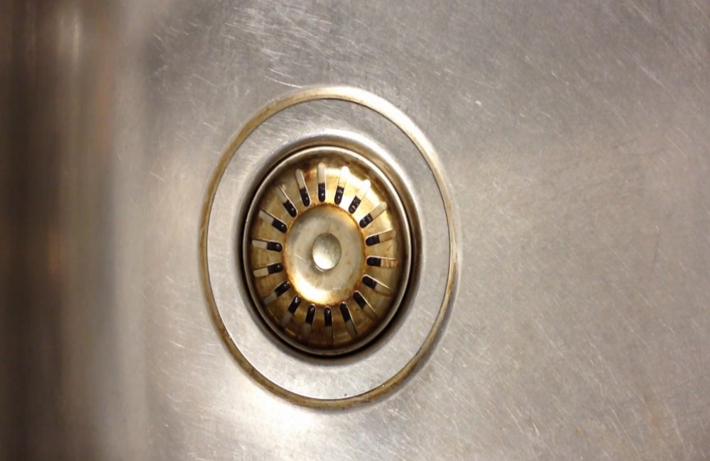 What is a sink strainer