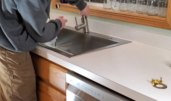 Installing the new faucet